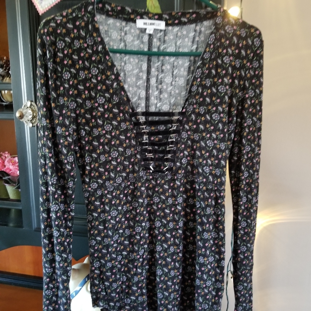 Cute long sleeved top